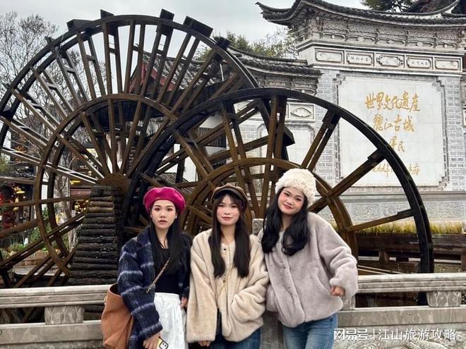旅游花费四川5日游要多少钱省钱攻略AYX爱游戏去四川纯玩小团5天4晚(图1)