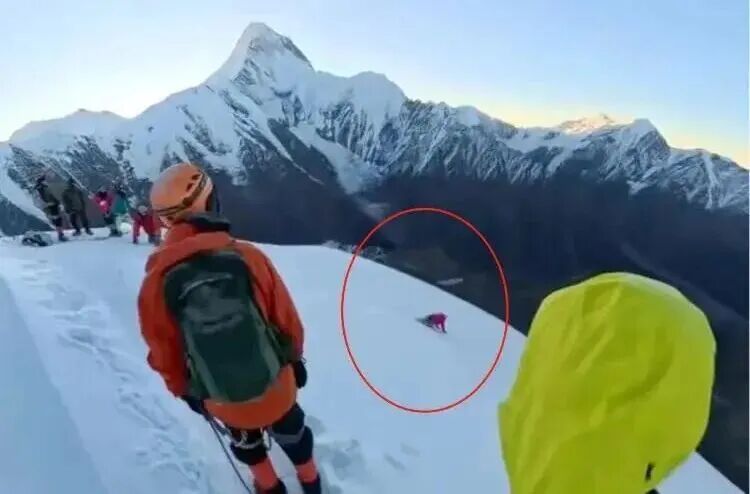 片”涉足险境 收好这份拍照安全提示ayx爱游戏app体育勿为追求“出(图9) 片”涉足险境 收好这份拍照安全提示ayx爱游戏app体育勿为追求“出(图9)